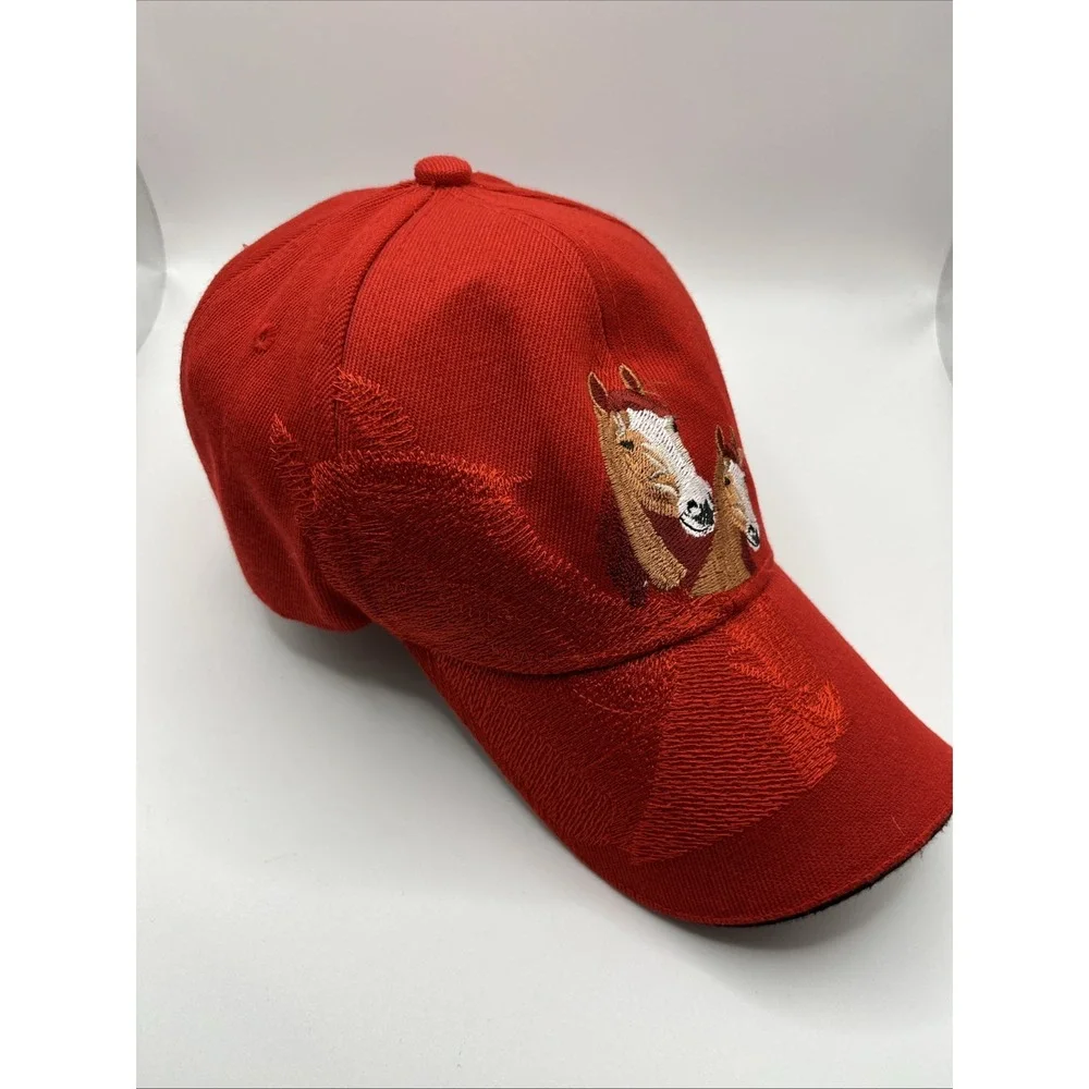 HORSE HEADS CAP WITH SHADOW‎ RED HAT